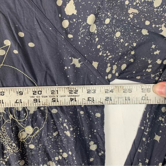 Torrid Lovesick women's size 1 1x  gray skull zip up jacket paint splatter - Picture 12 of 13